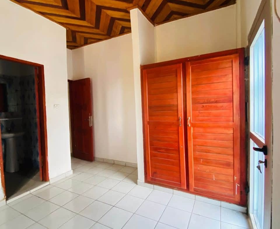 APPARTEMENT MODERNE BONAMOUSSADI 170000 Fcfa