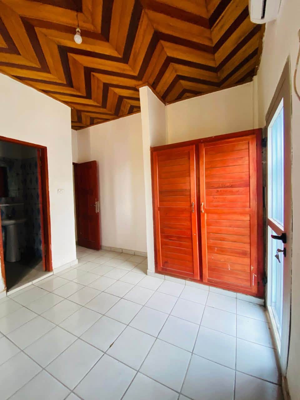 APPARTEMENT MODERNE BONAMOUSSADI 170000 Fcfa