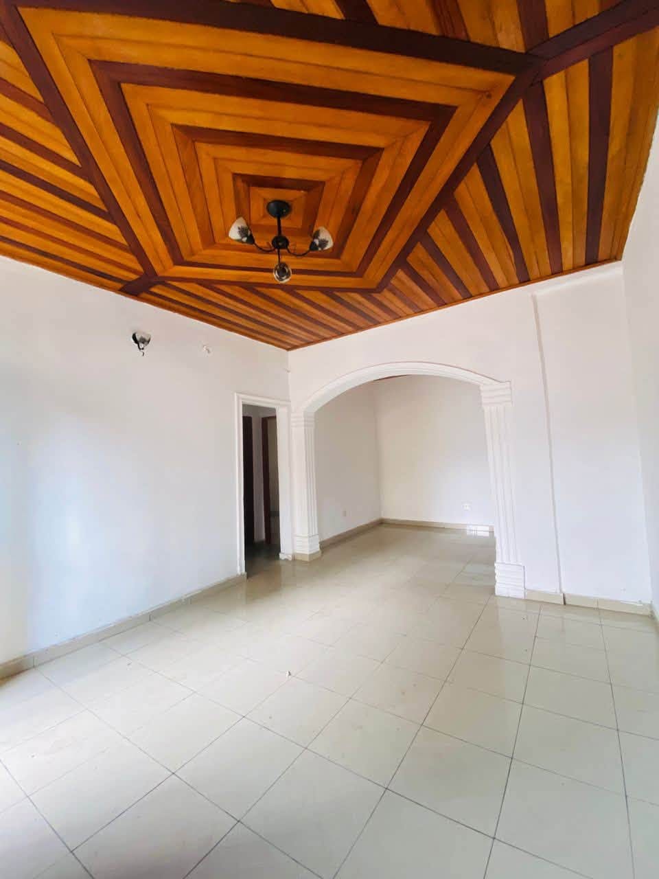 APPARTEMENT MODERNE BONAMOUSSADI 170000 Fcfa