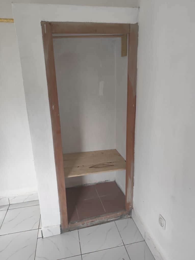 Studio moderne à louer à Ebolowa Essinguili 50000FCFA