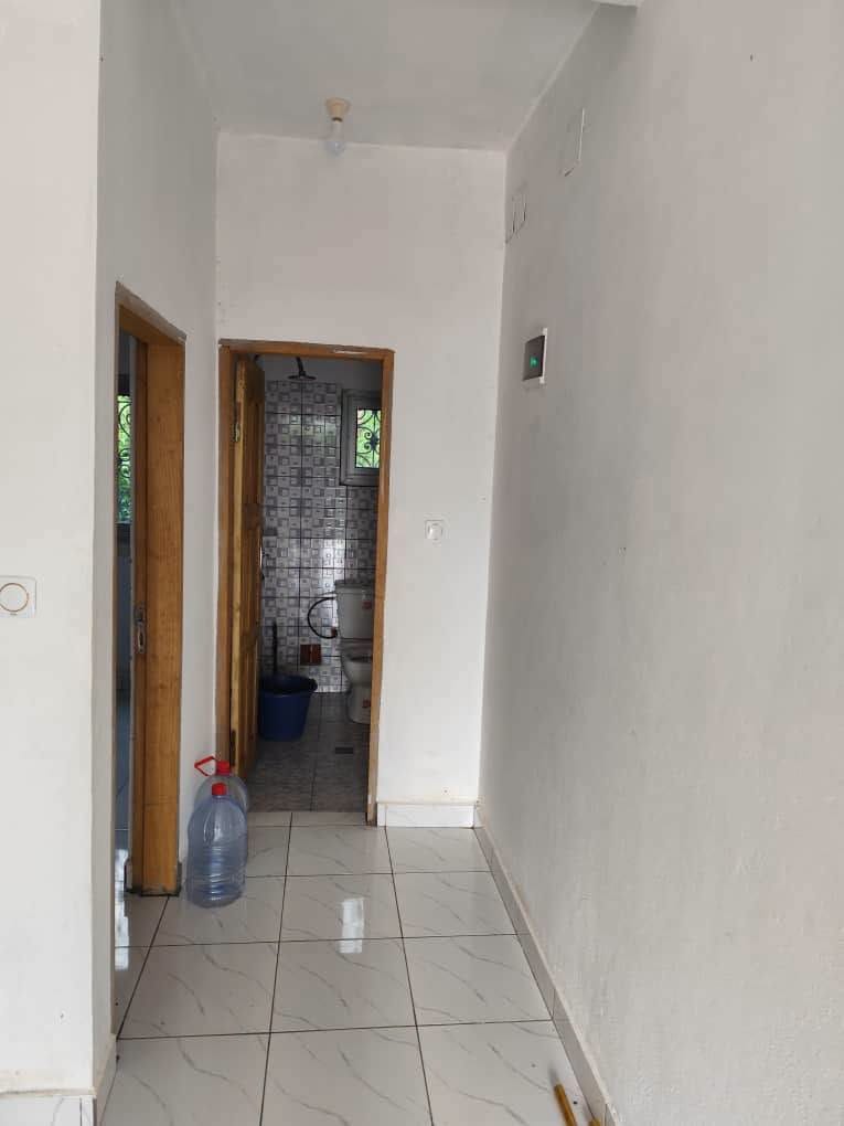 Studio moderne à louer à Ebolowa Essinguili 50000FCFA