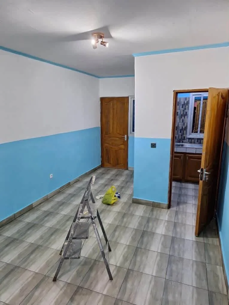 45102- Studio moderne disponible à Logbaba au lieu dit 2 poteaux