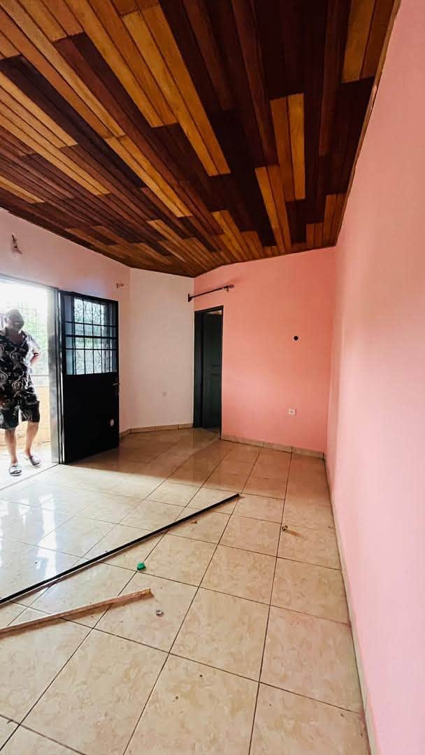 Studio moderne Logbaba Total 60000Fcfa