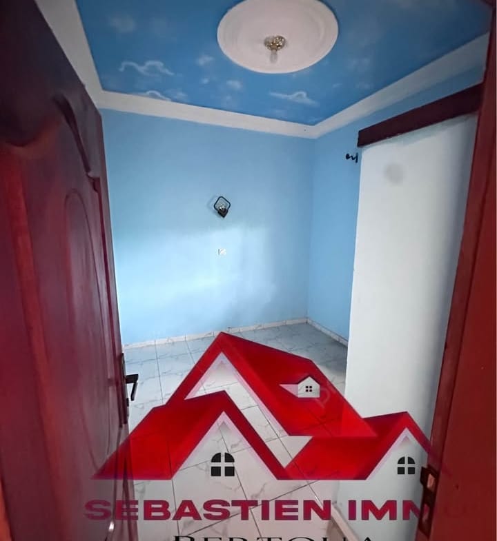 Superbe studio avec chateau d’eau à Zangoua, Bertoua
