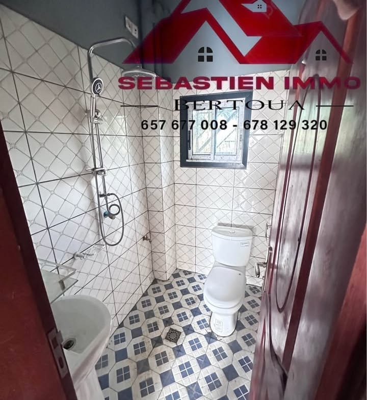 Superbe studio avec chateau d’eau à Zangoua, Bertoua