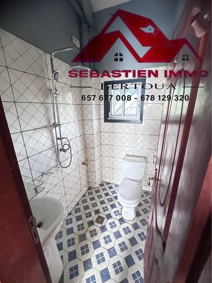 SBIB_studio_bertoua_200926_dch Superbe studio avec chateau d’eau à Zangoua, Bertoua