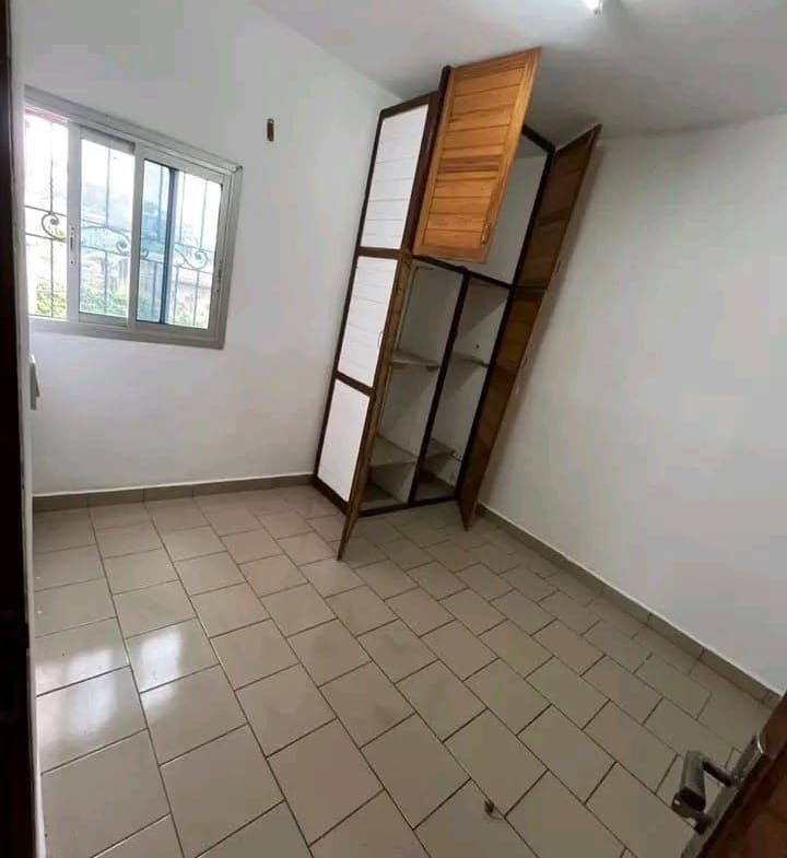APPARTEMENT MODERNE SITUÉ À LA CONQUÊTE HOPITAL GENERAL