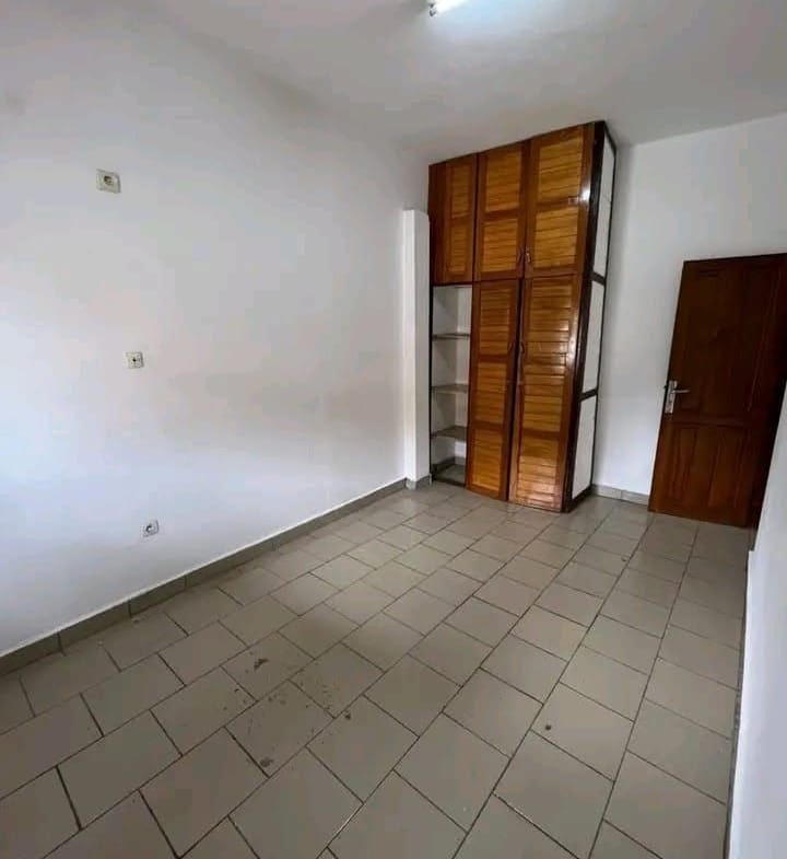 APPARTEMENT MODERNE SITUÉ À LA CONQUÊTE HOPITAL GENERAL