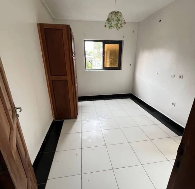 APPARTEMENT MODERNE STAFFÉ SITUÉ À MAKÉPÉ 165000FCFA