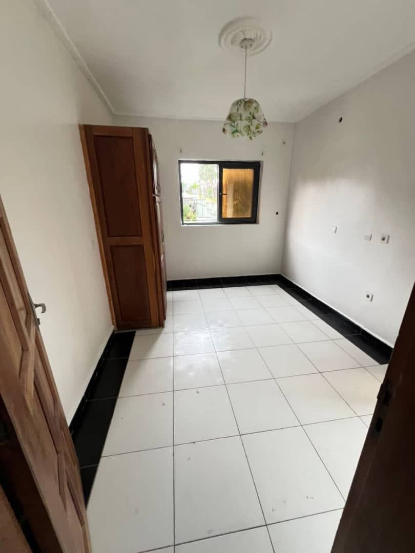 APPARTEMENT MODERNE STAFFÉ SITUÉ À MAKÉPÉ 165000FCFA