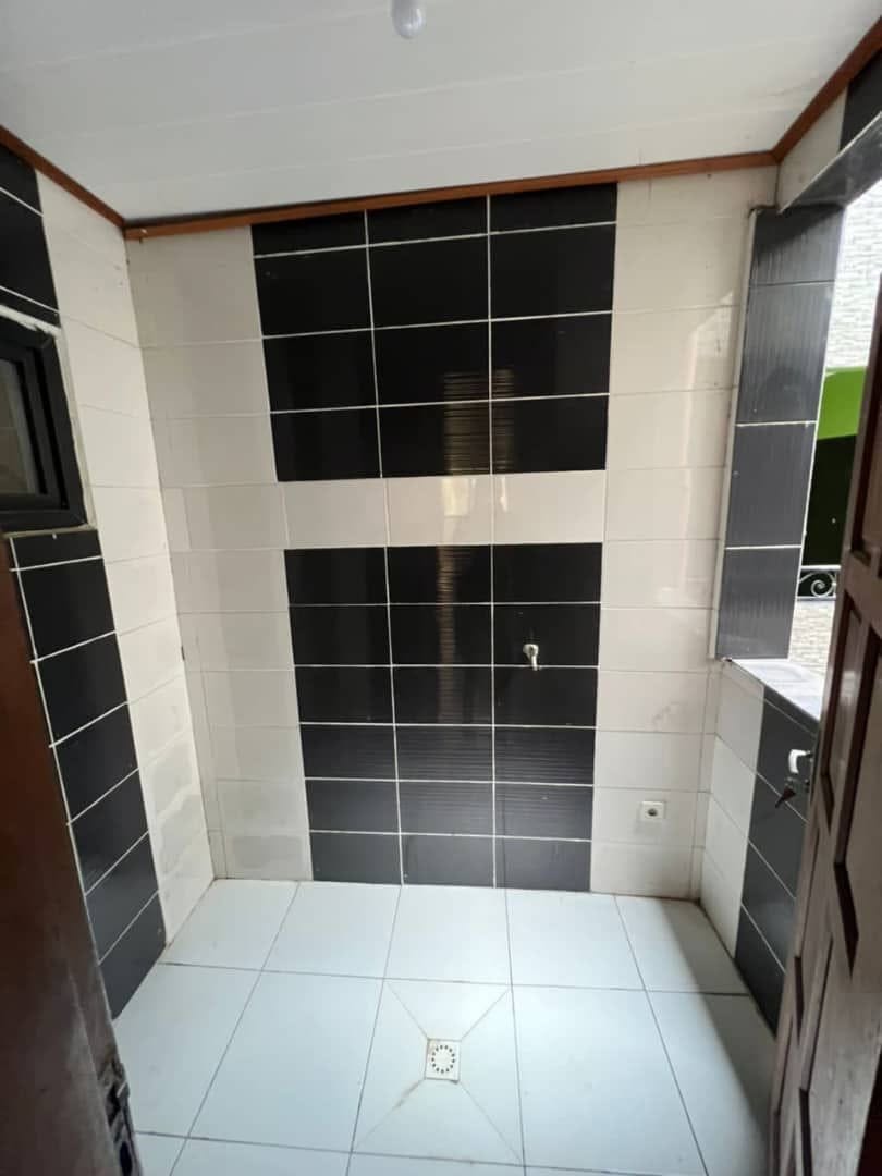 APPARTEMENT MODERNE STAFFÉ SITUÉ À MAKÉPÉ 165000FCFA