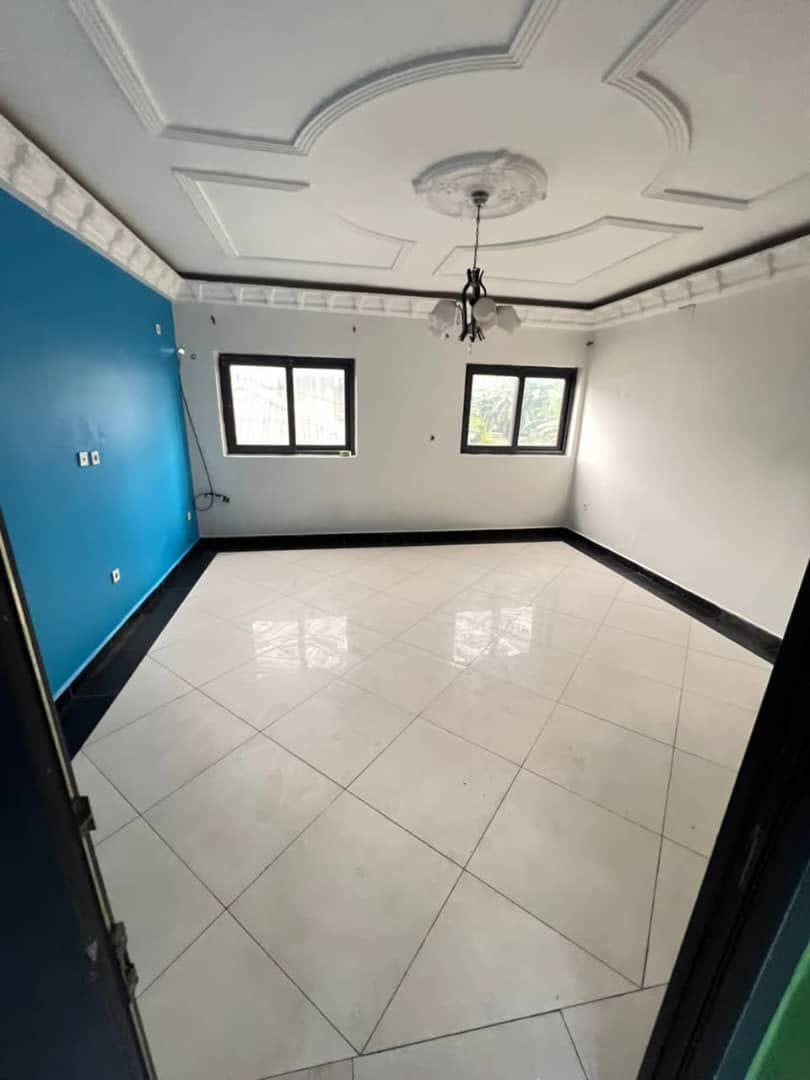 44821- APPARTEMENT MODERNE STAFFÉ SITUÉ À MAKÉPÉ 165000FCFA
