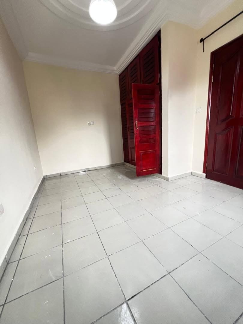 STUDIO MODERNE STAFFÉ CLIMATISÉ SITUÉ À MAKÉPÉ 120000FCFA