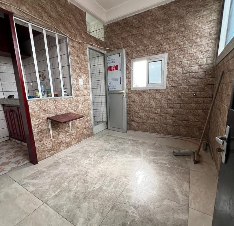 STUDIO MODERNE STAFFÉ CLIMATISÉ SITUÉ À MAKÉPÉ 120000FCFA