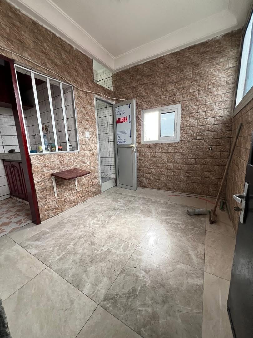 STUDIO MODERNE STAFFÉ CLIMATISÉ SITUÉ À MAKÉPÉ 120000FCFA
