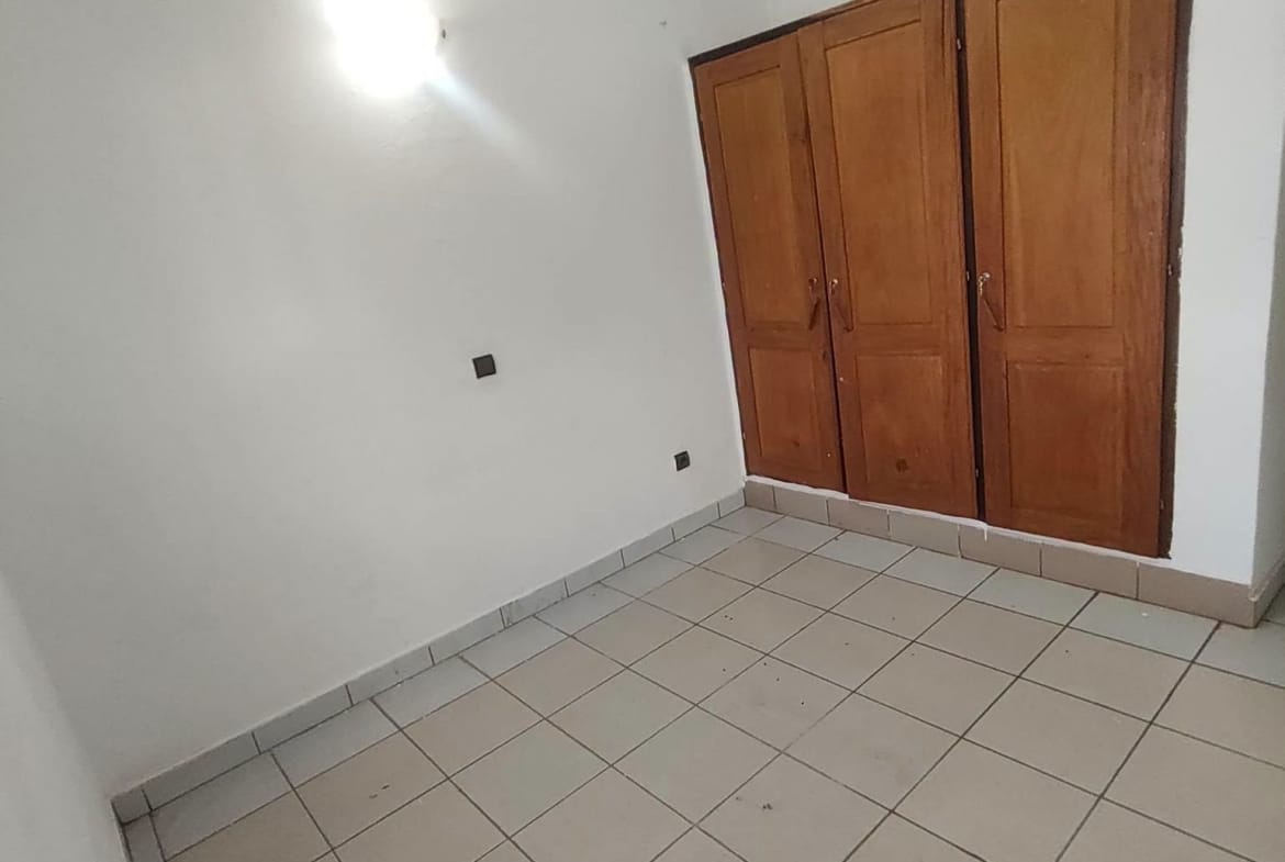 Magnifique appartement 2 chambres et terrasse à louer à Yaoundé Emana