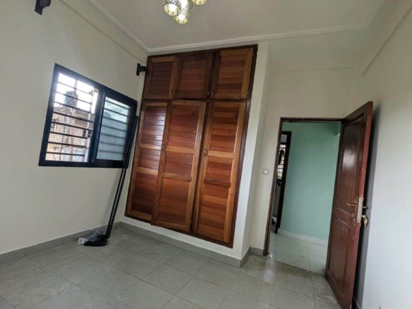Studios modernes à louer à Nsimeyong Terre Rouge Yaoundé