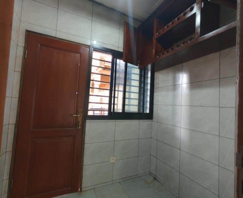 Studios modernes à louer à Nsimeyong Terre Rouge Yaoundé