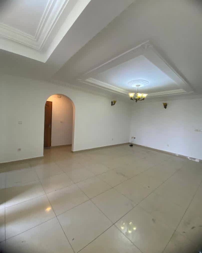 Appartement 2 chambres et parking à louer à Akwa