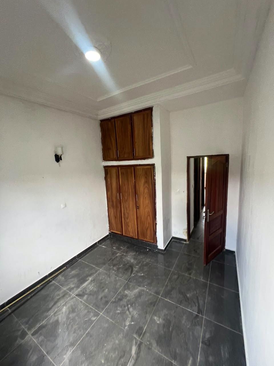 YAOUNDÉ TSINGA VILLAGE GRAND APPARTEMENT HAUT STANDING
