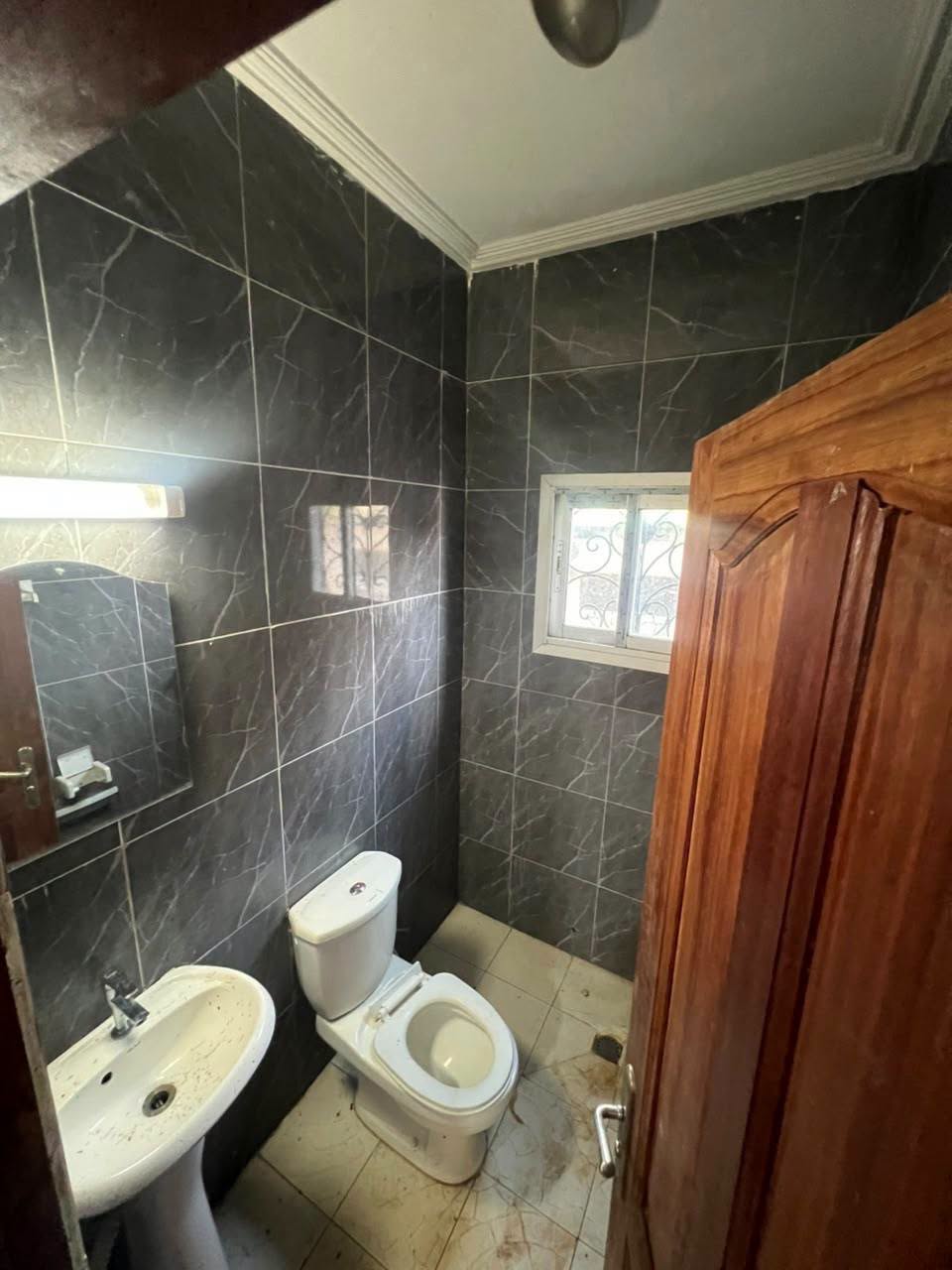 YAOUNDÉ TSINGA VILLAGE GRAND APPARTEMENT HAUT STANDING