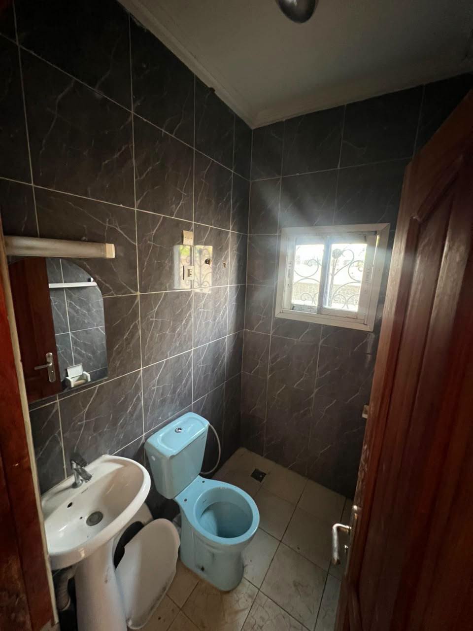 YAOUNDÉ TSINGA VILLAGE GRAND APPARTEMENT HAUT STANDING