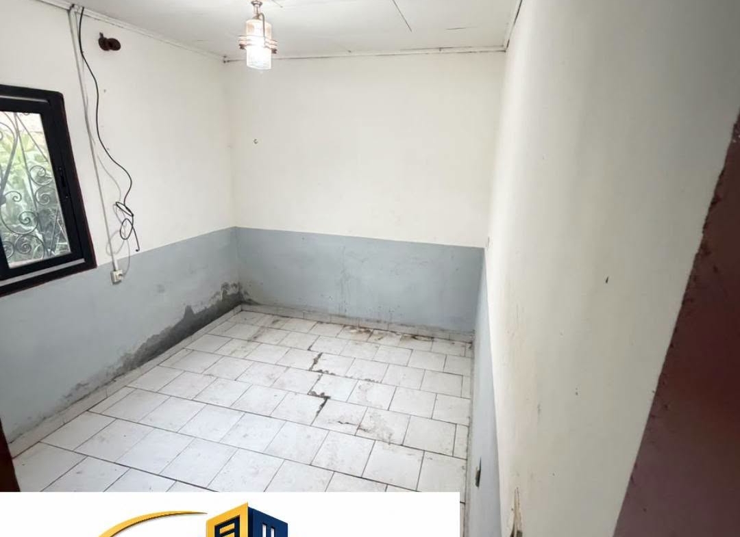 Appartement moderne à Bertoua avec eau et dans la barrière