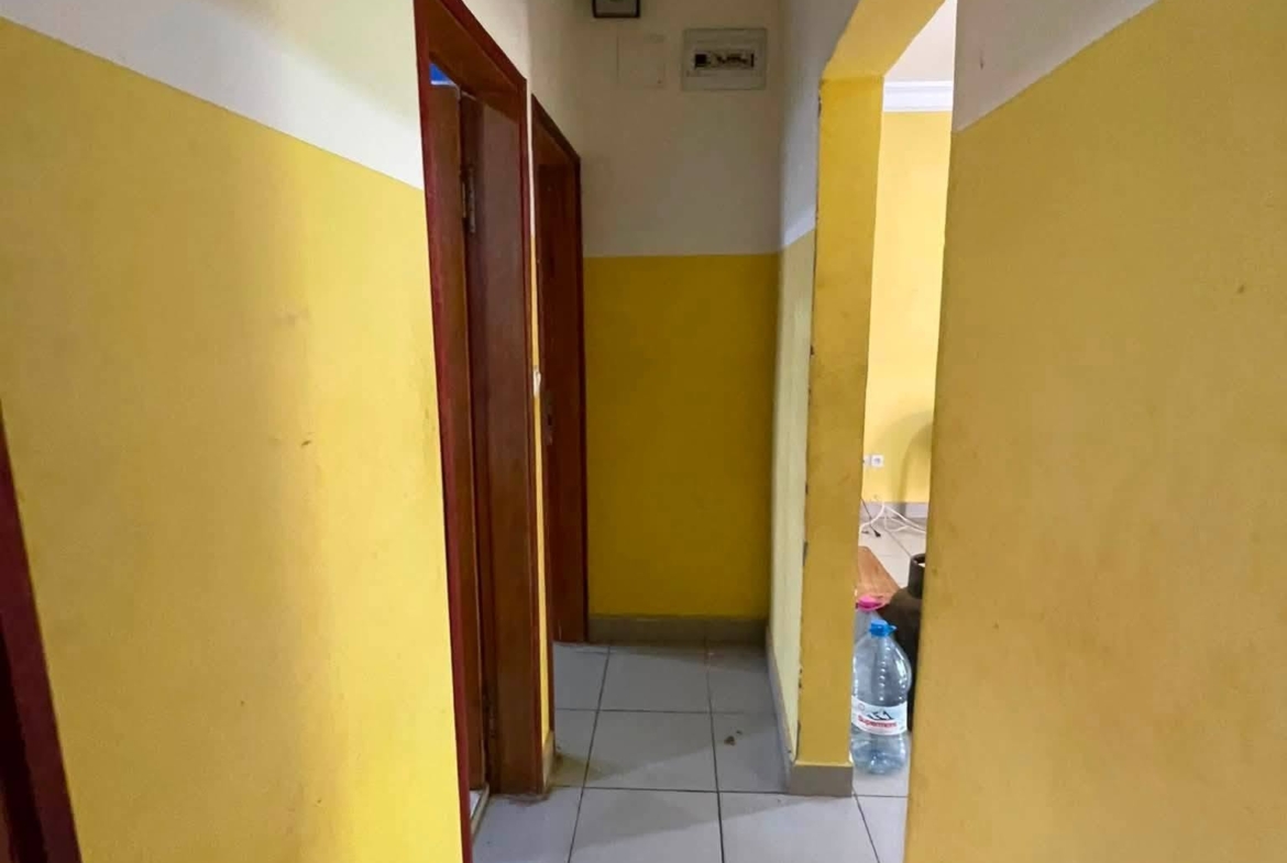 Appartement 2 chambres Biyemassi Ydé 100000 fcfa
