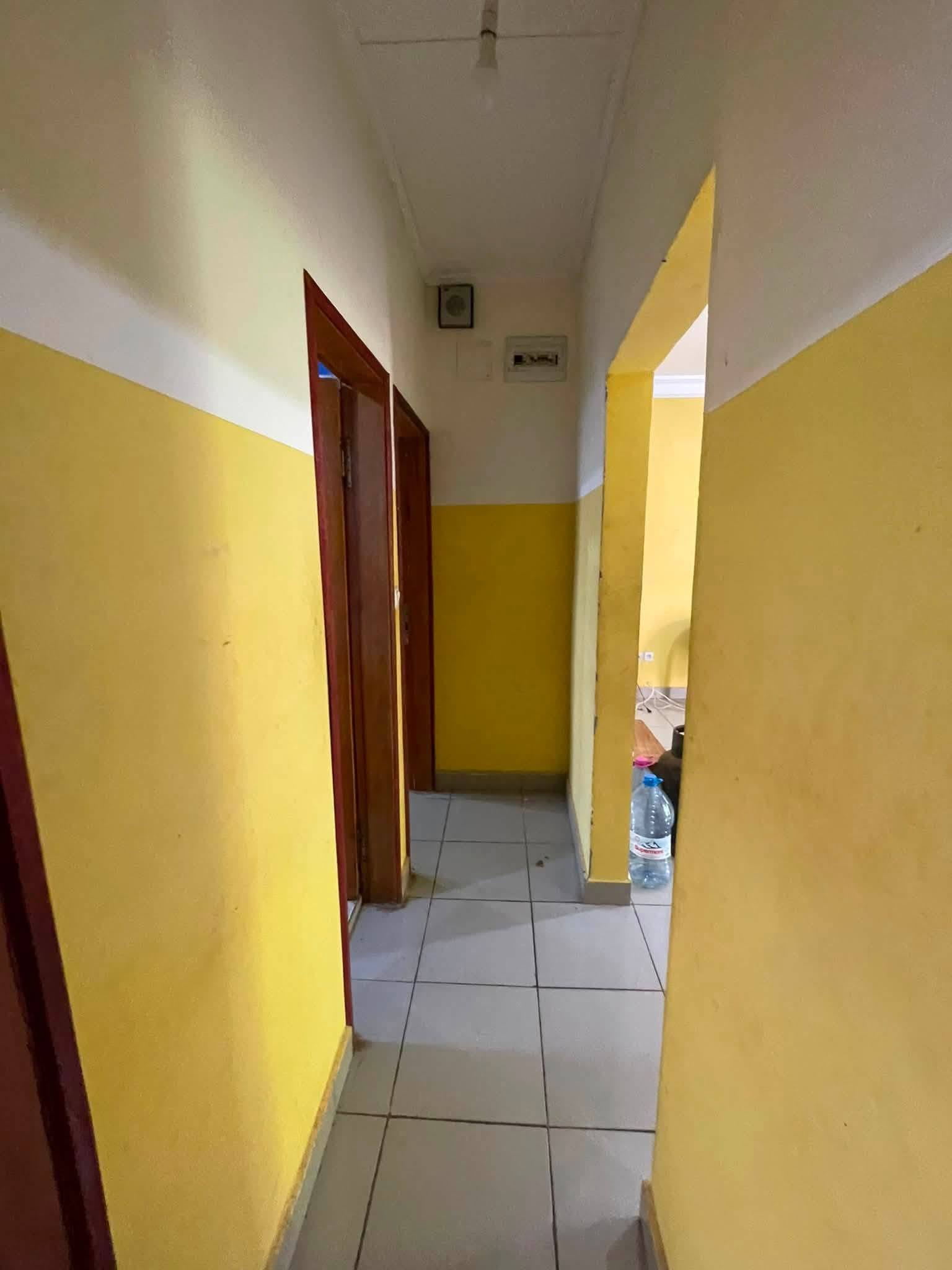 Appartement 2 chambres Biyemassi Ydé 100000 fcfa