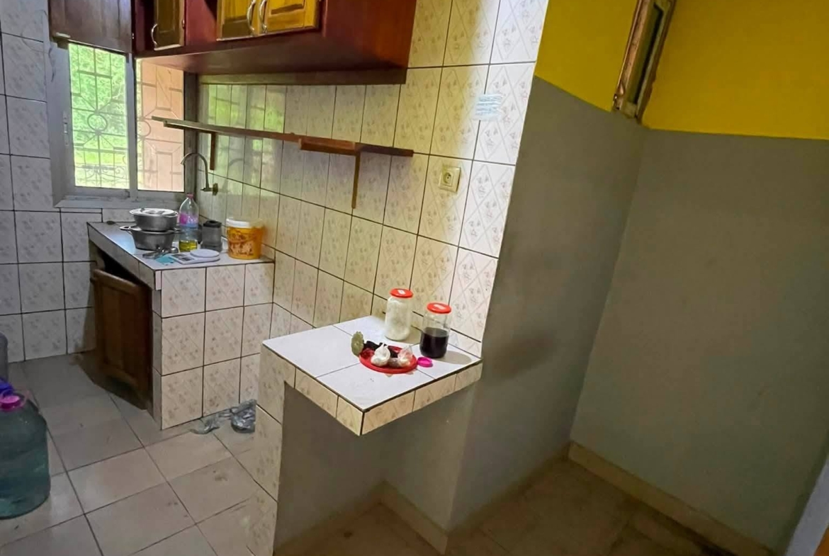 Appartement 2 chambres Biyemassi Ydé 100000 fcfa
