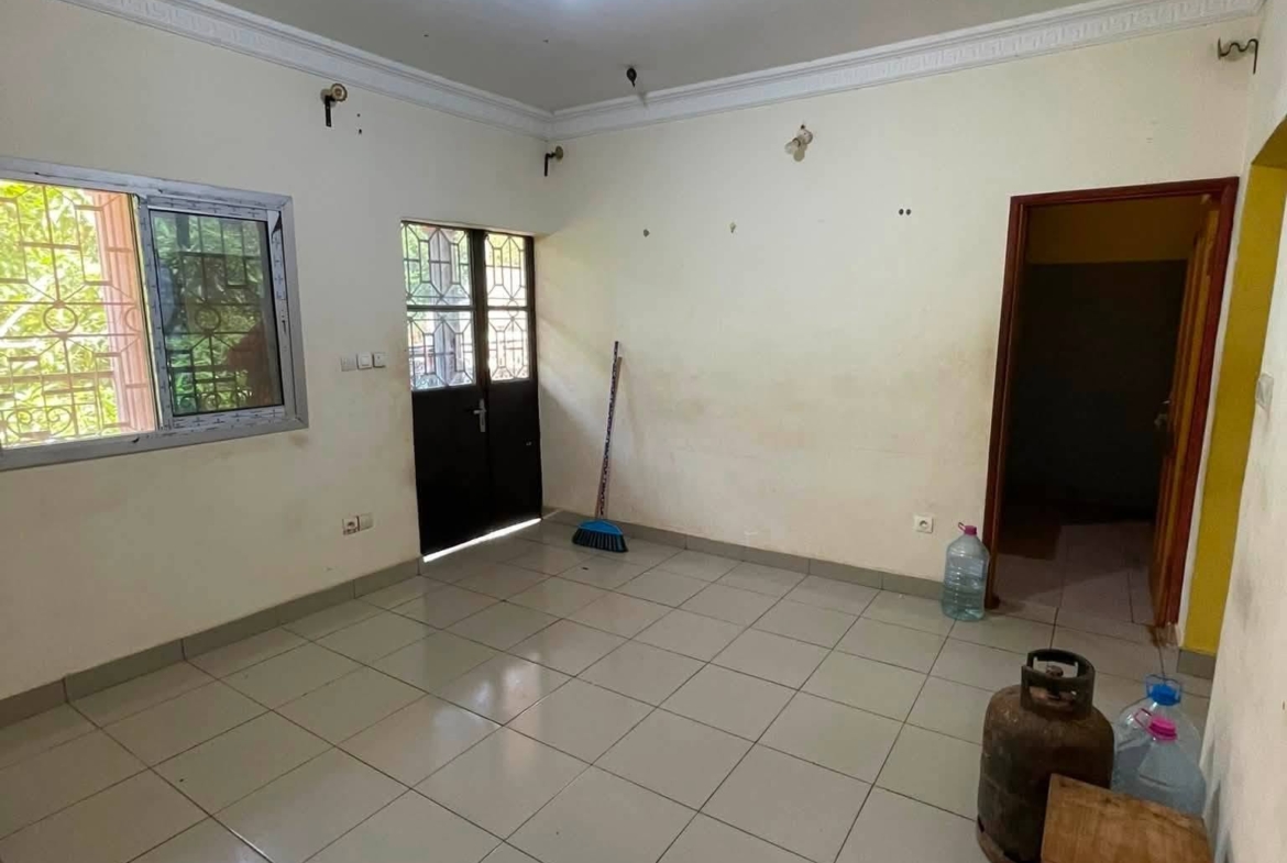 Appartement 2 chambres Biyemassi Ydé 100000 fcfa