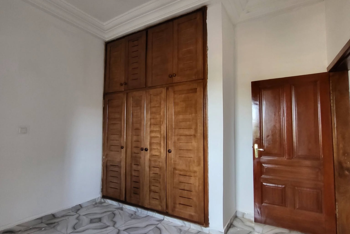 APPARTEMENT À LOUER À DAMAS, YAOUNDÉ 140000 FCFA