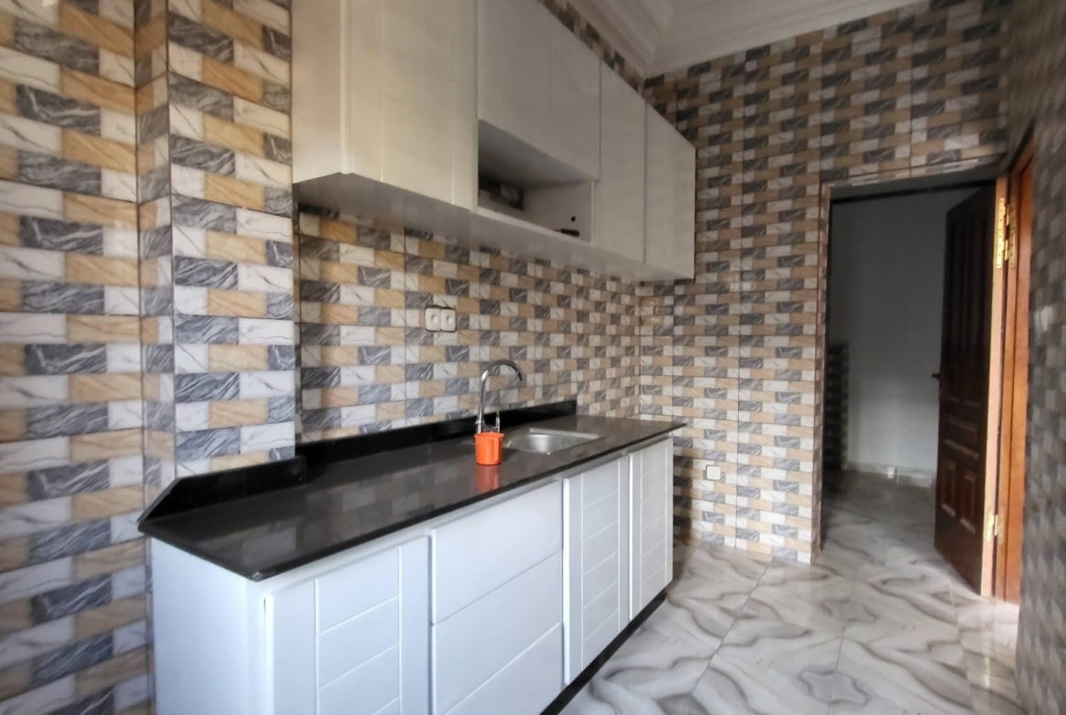 APPARTEMENT À LOUER À DAMAS, YAOUNDÉ 140000 FCFA