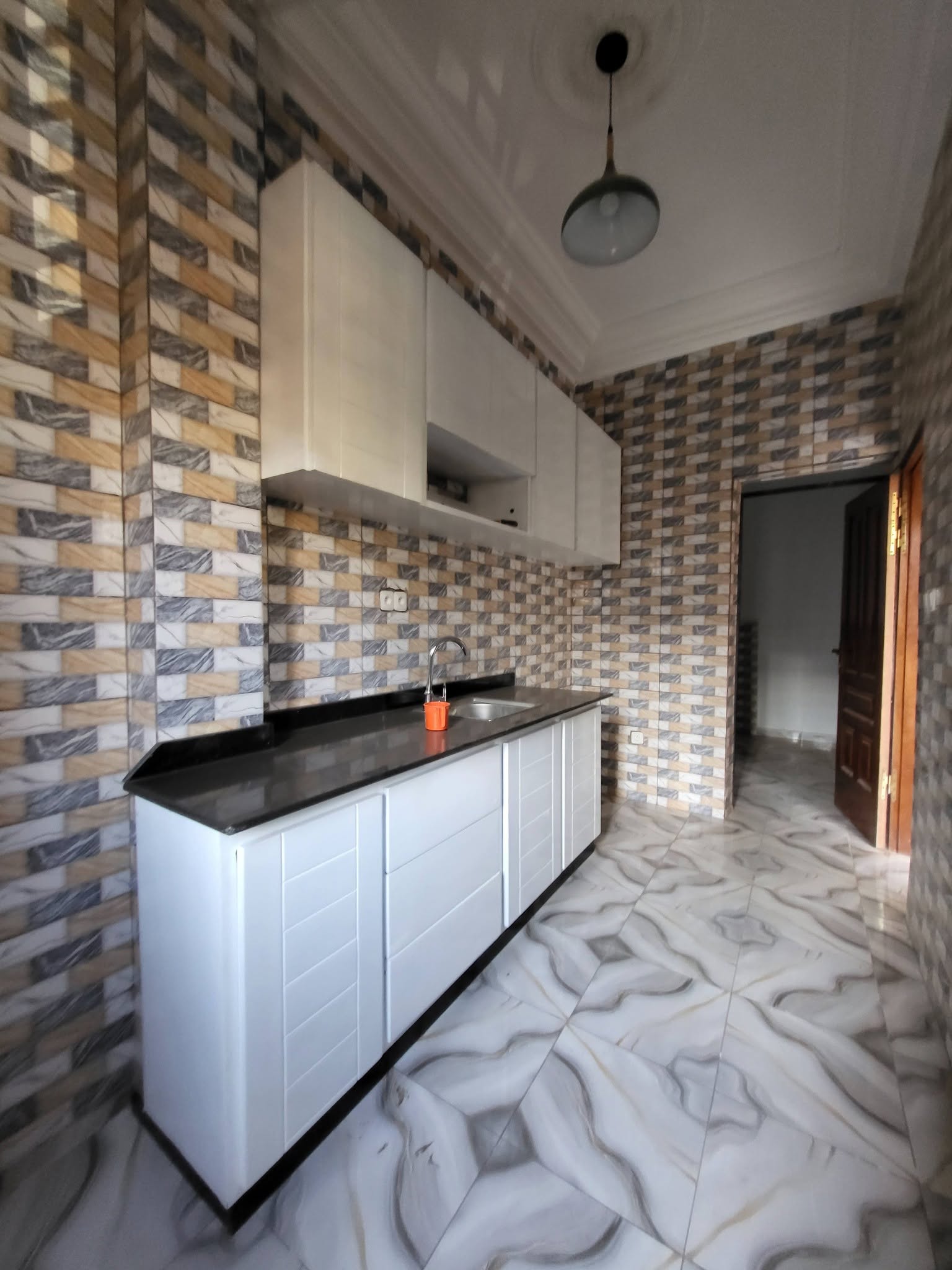 APPARTEMENT À LOUER À DAMAS, YAOUNDÉ 140000 FCFA