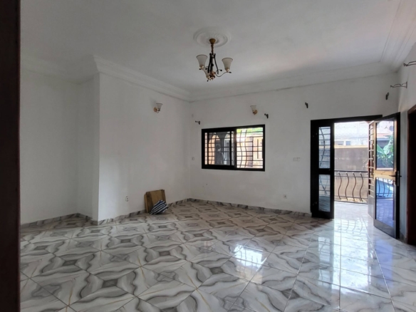 APPARTEMENT À LOUER À DAMAS, YAOUNDÉ 140000 FCFA