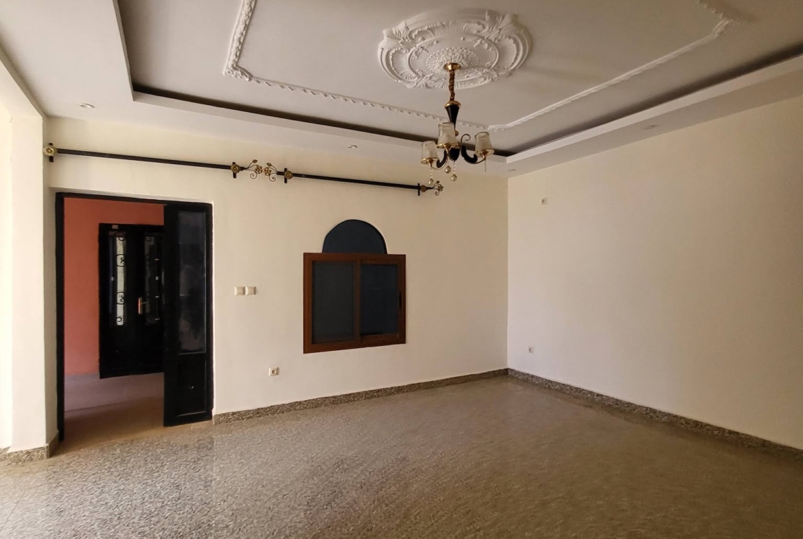 Appartement 2 chambres forage parking situé à Meyo Yaoundé