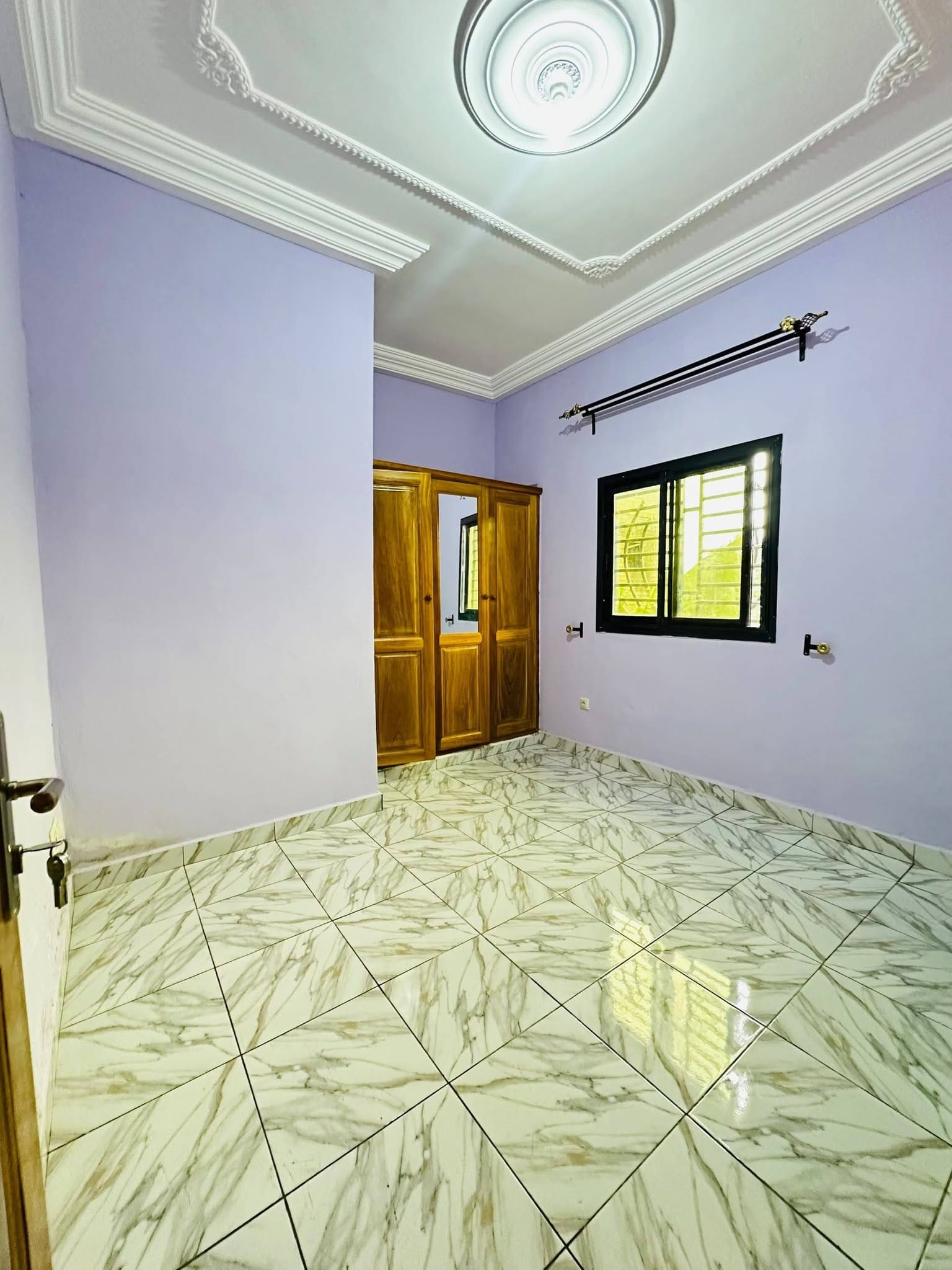 APPARTEMENT MODERNE  À LOUER SIMBOCK BASE MILITAIRE