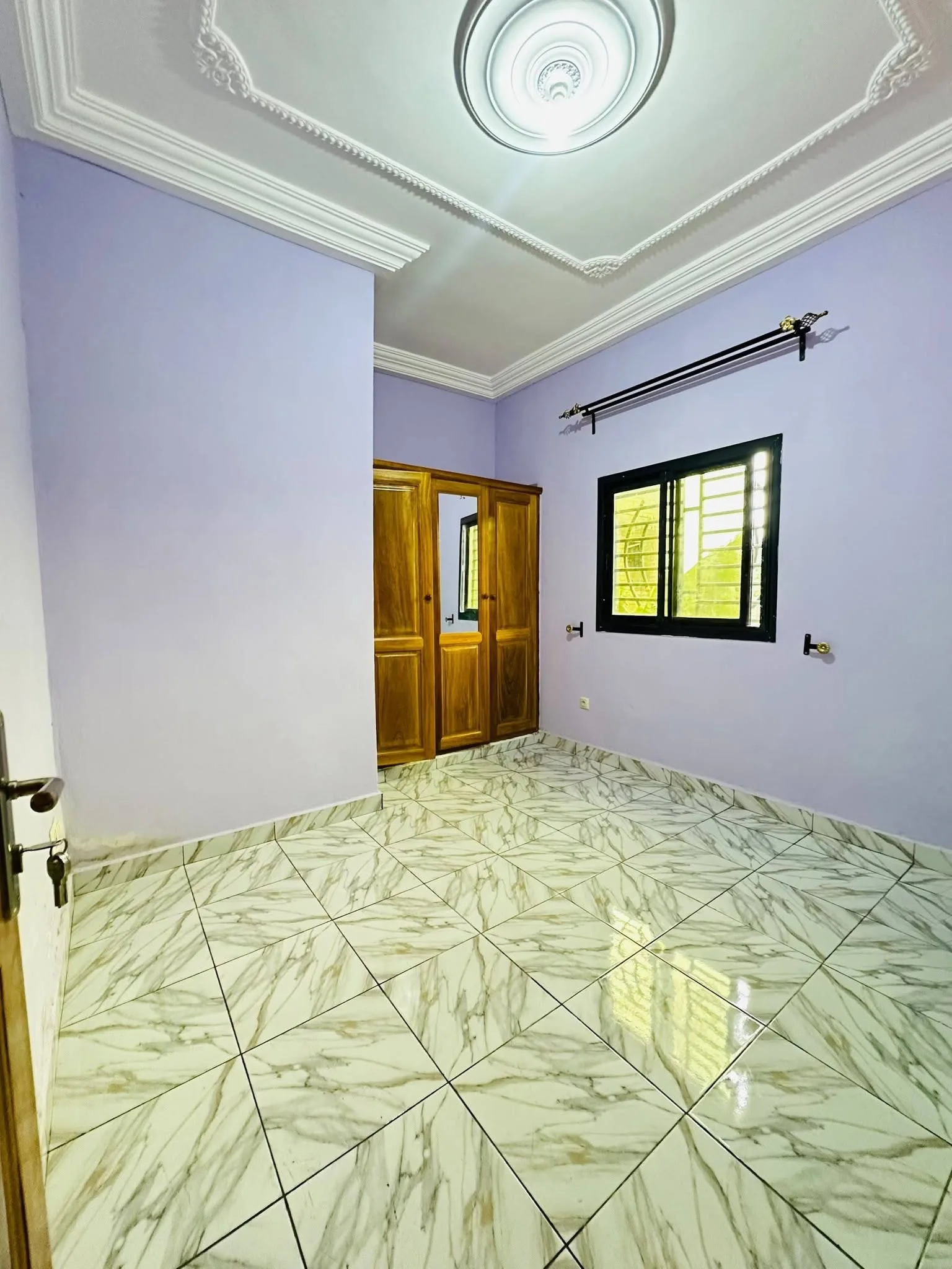 APPARTEMENT MODERNE  À LOUER SIMBOCK BASE MILITAIRE