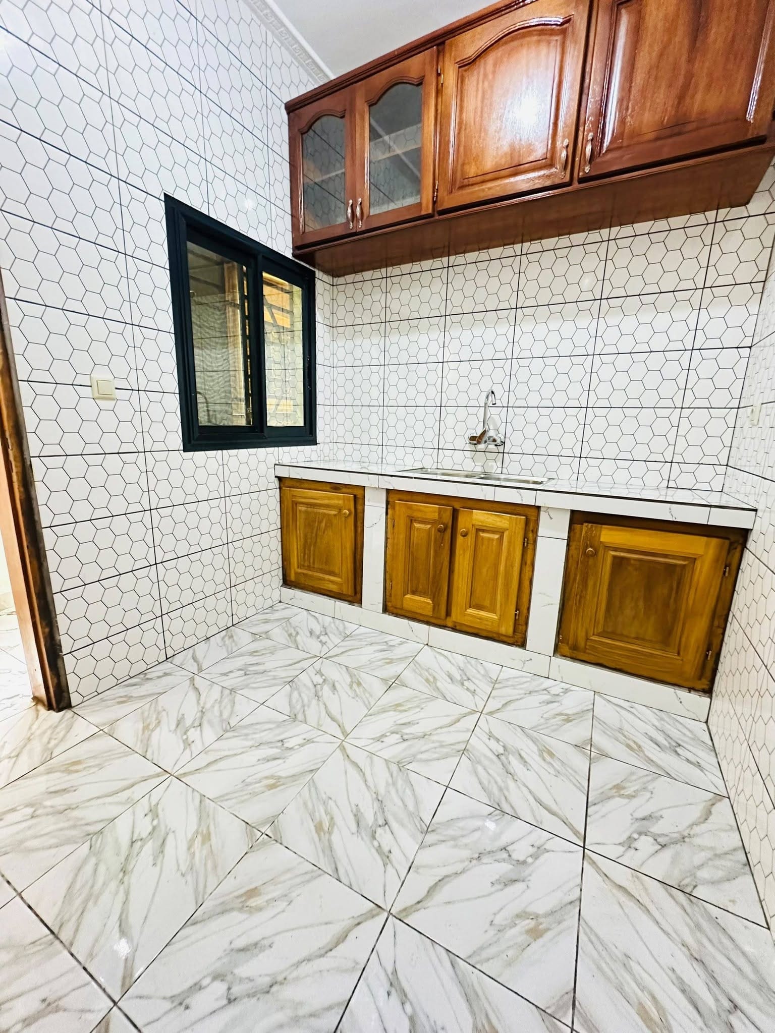 APPARTEMENT MODERNE  À LOUER SIMBOCK BASE MILITAIRE