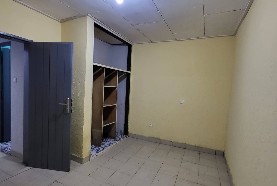 Grande maison 3 chambres à Biyem-Assi TKC 110000fcfa