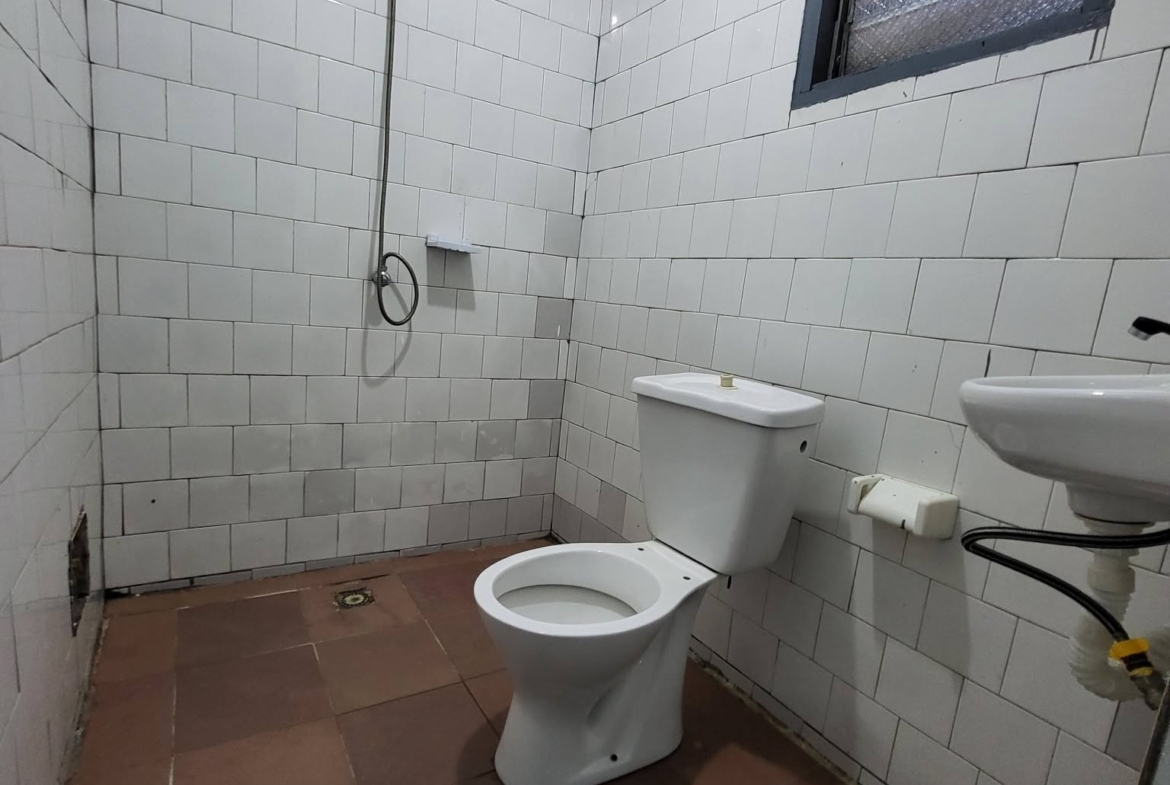 Grande maison 3 chambres à Biyem-Assi TKC 110000fcfa