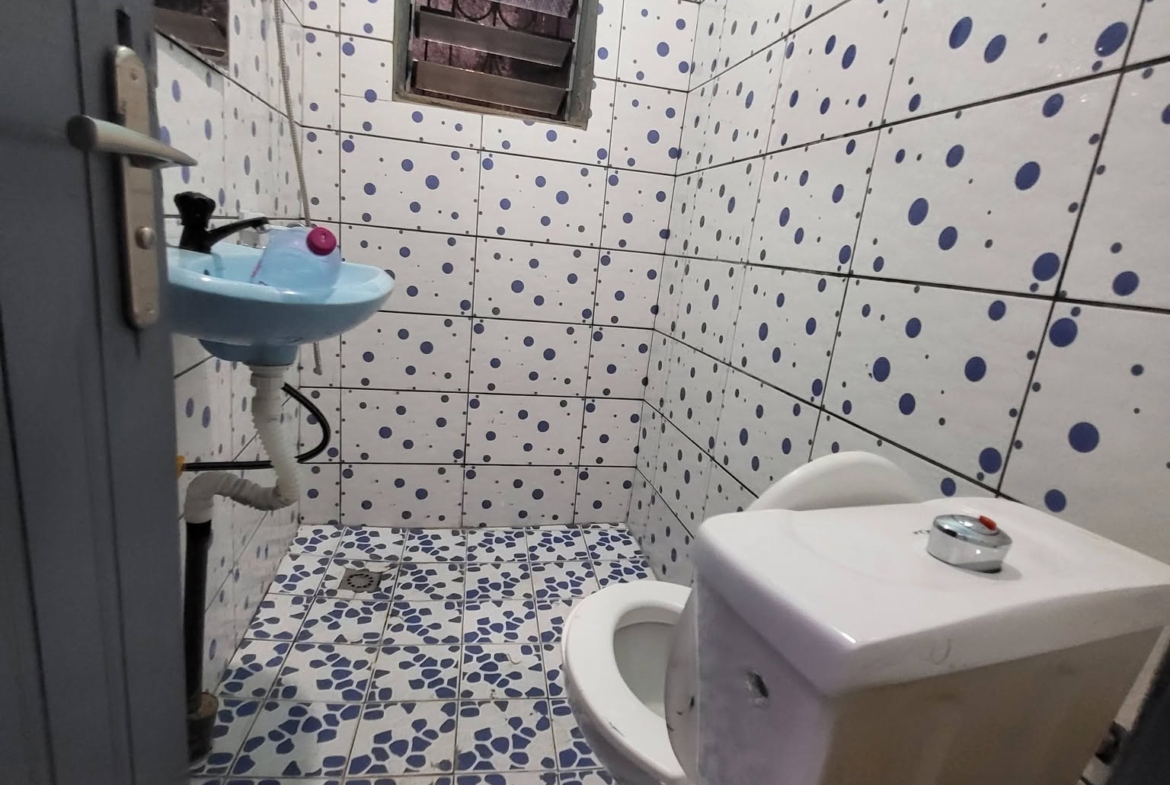 Grande maison 3 chambres à Biyem-Assi TKC 110000fcfa