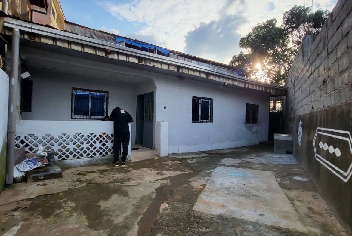Grande maison 3 chambres à Biyem-Assi TKC 110000fcfa