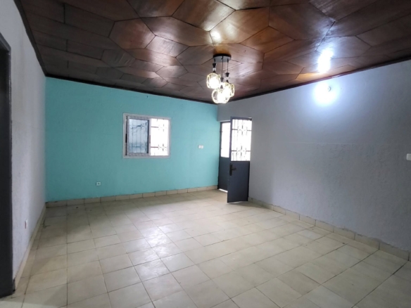 Grande maison 3 chambres à Biyem-Assi TKC 110000fcfa