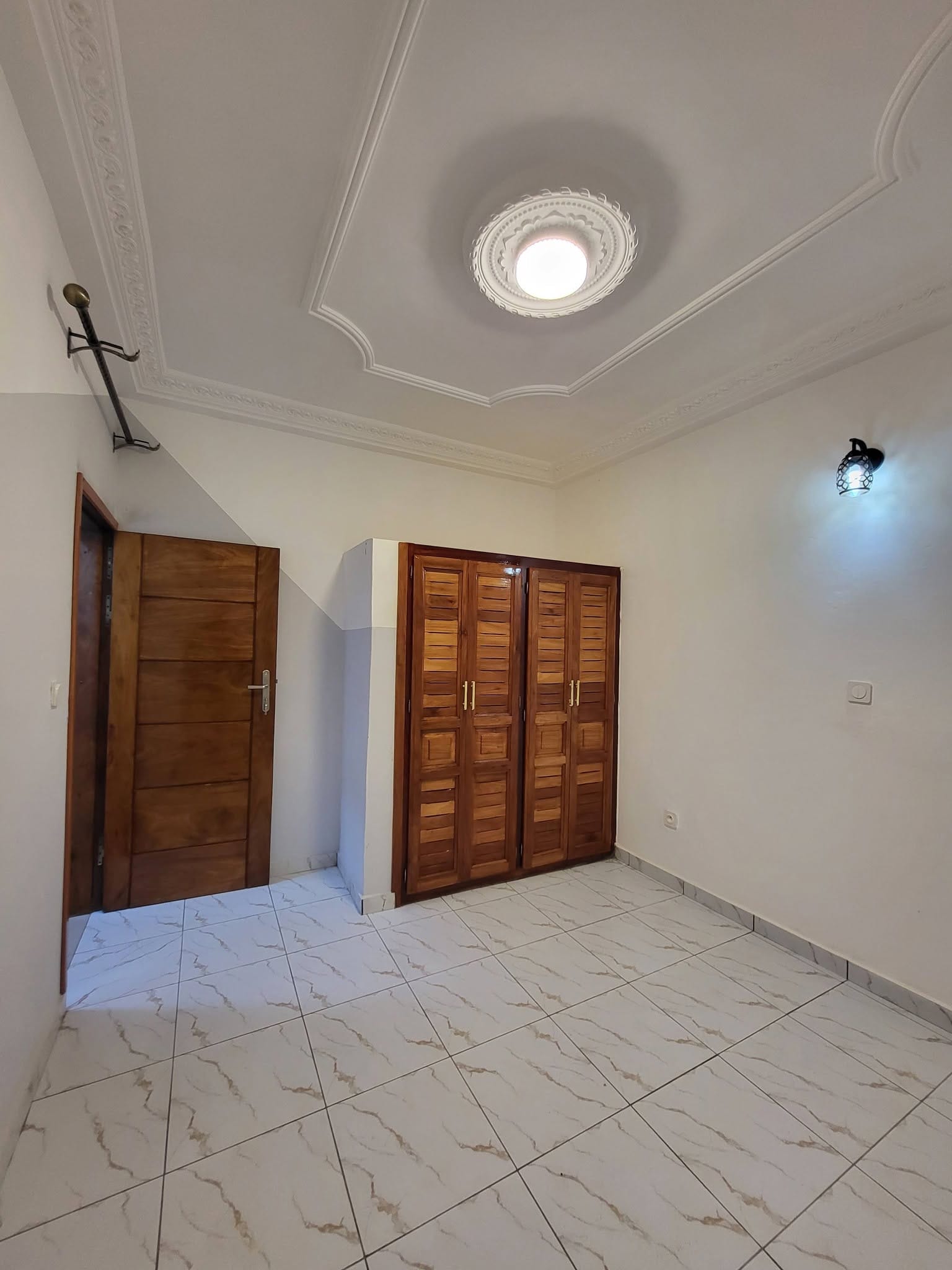 Studio moderne à louer à Yaoundé Biyem-Assi 85000 fcfa