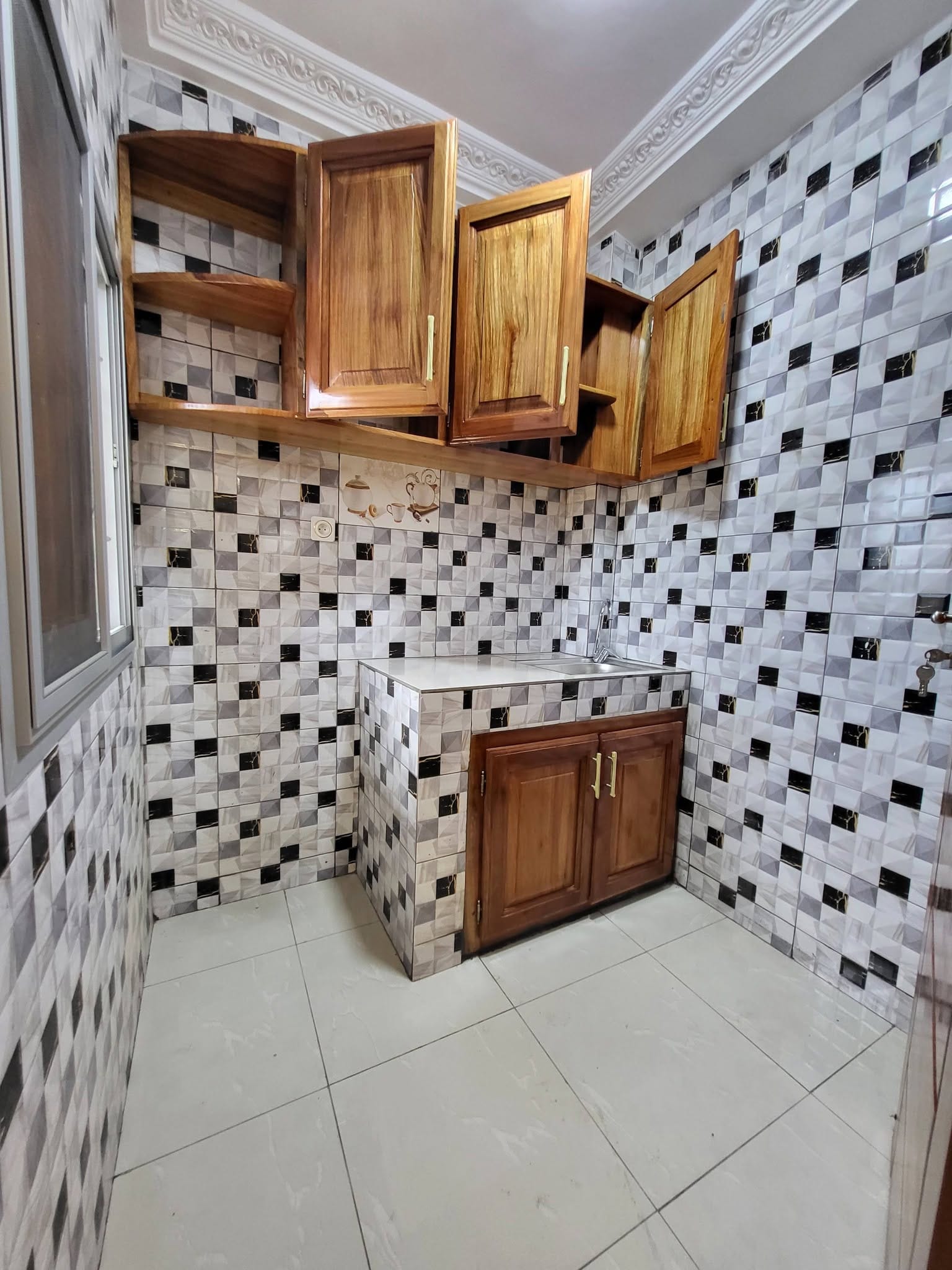 Studio moderne à louer à Yaoundé Biyem-Assi 85000 fcfa