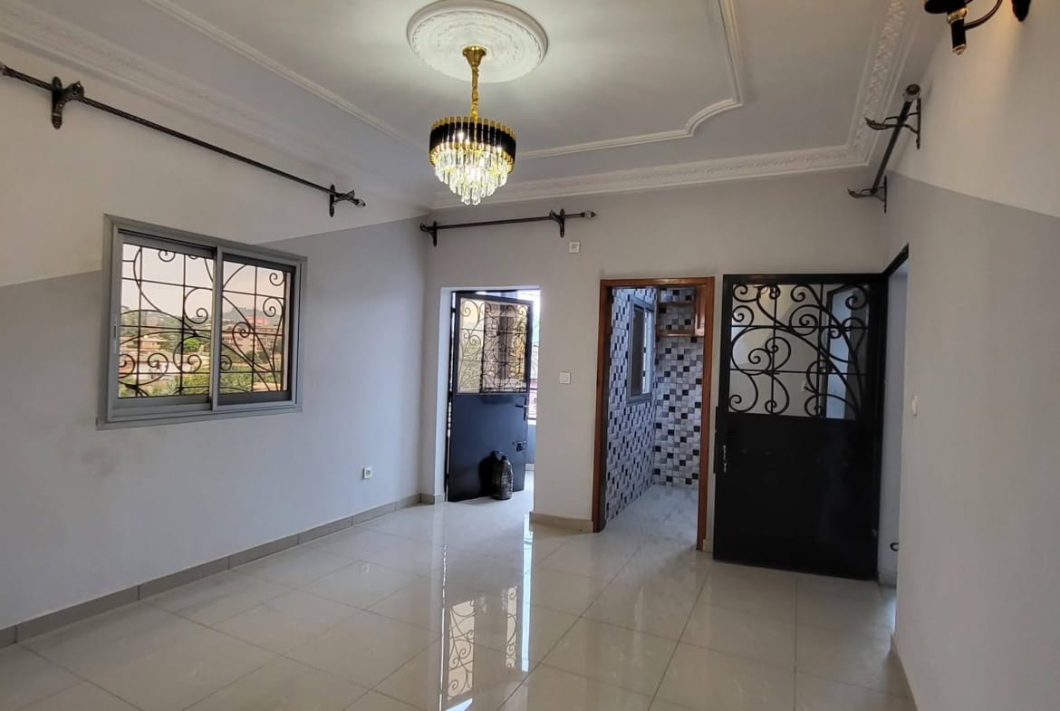 Studio moderne à louer à Yaoundé Biyem-Assi 85000 fcfa