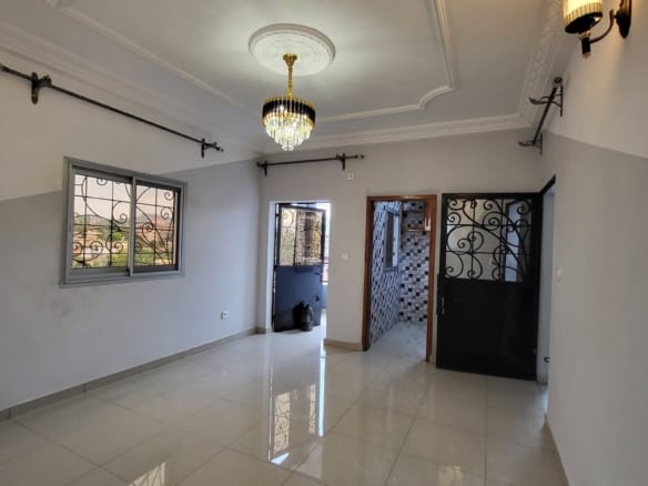 Studio moderne à louer à Yaoundé Biyem-Assi 85000 fcfa