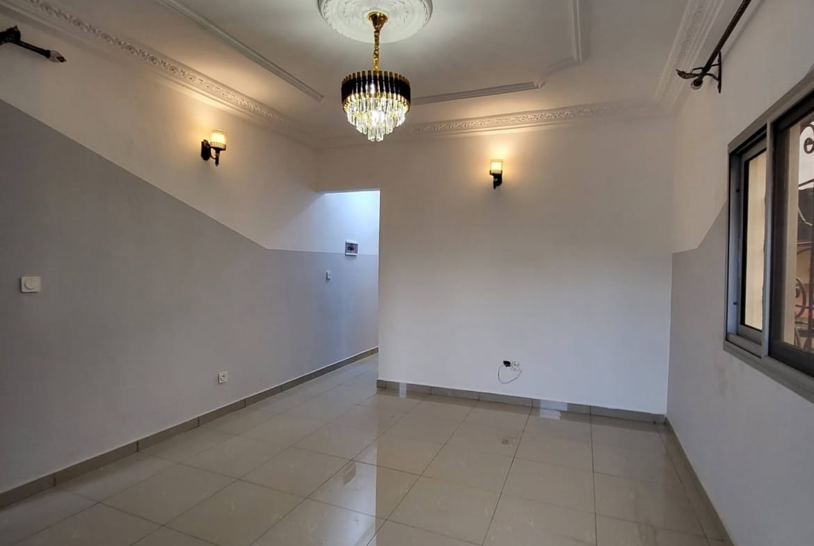 Studio moderne à louer à Yaoundé Biyem-Assi 85000 fcfa