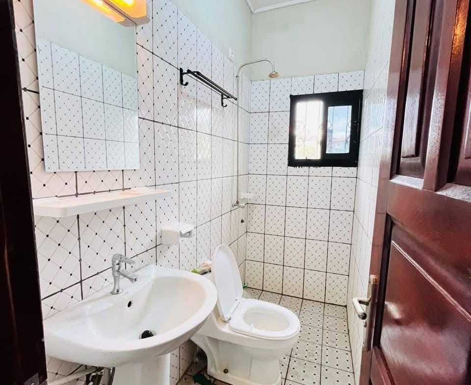 MAGNIFIQUE STUDIO MODERNE À DAMAS EBOM